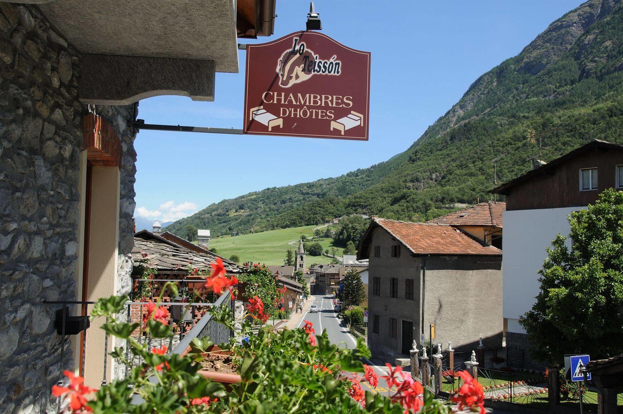 Bed & Breakfast Lo Teisson Aosta Exterior photo